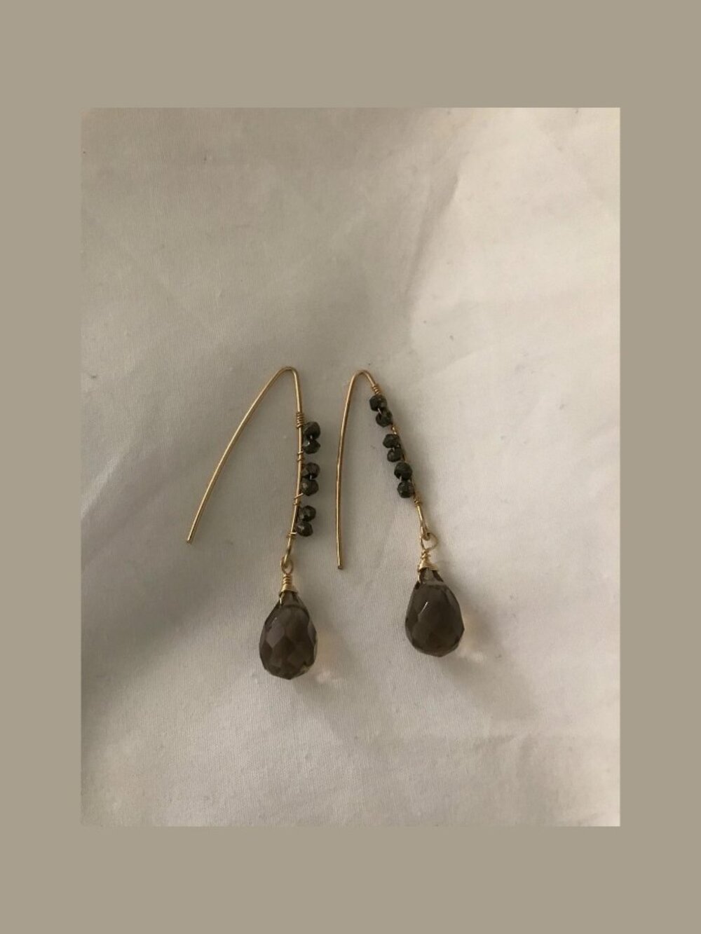 Nugaard Briolette On Hook Earrings Smoky with Gold Sol 49 NEW Drop Stone